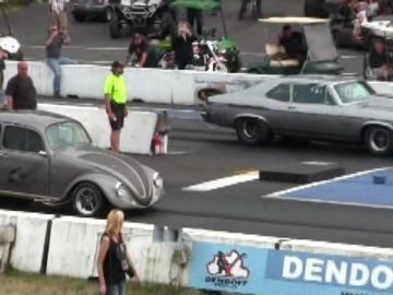 1000 hp Muscle Car vs crazy VW Beetle-Can VW beat 1000hp muscle car?