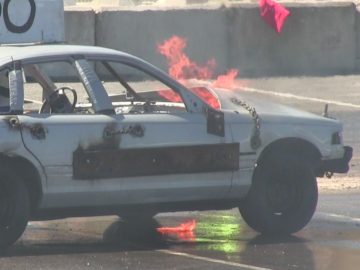 Demo derby ends up with fire,Big cars crazy Demolition derby