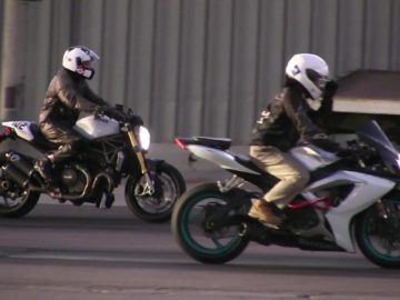 Ducati Monster vs Suzuki-street bike racing,acceleration,top speed and drag race