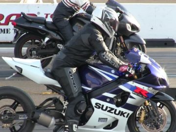 Gsxr 1000 vs Kawasaki Ninja vs Suzuki Hayabusa 1300- best of motorbikes drag racing,sound,top speed