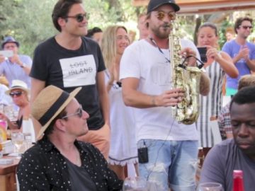 Jimmy sax play for Bono of U2