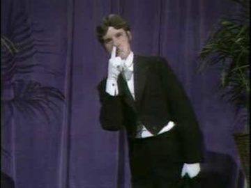 Monty Pyhtons – Man puts tape-recorder up his nose
