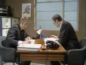 Monty Python – Falling From Building