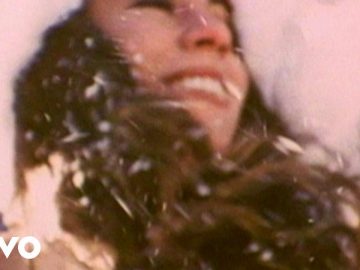 Mariah Carey – All I Want For Christmas Is You